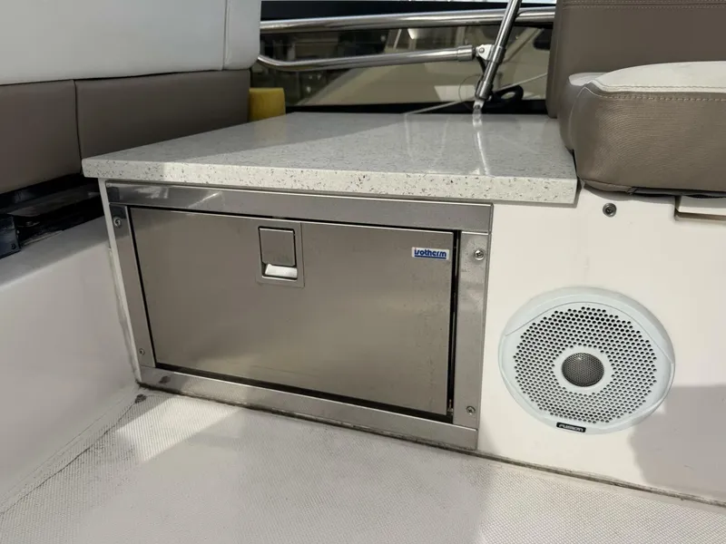 Slide: The Image of Regal 42 Fly 2017 - 5612260