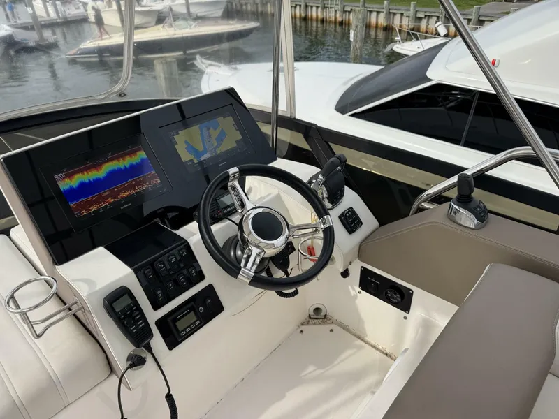 Slide: The Image of Regal 42 Fly 2017 - 5612245