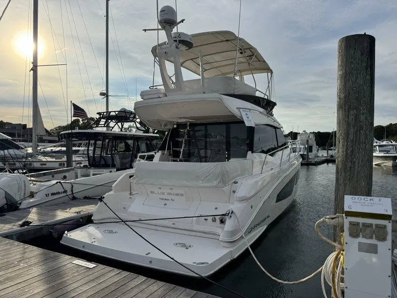 Slide: The Image of Regal 42 Fly 2017 - 5612083