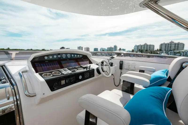 Slide: The Image of Sunseeker 95 yacht 2018 - 5612356