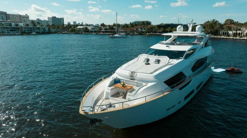 Slide: The Image of Sunseeker 95 yacht 2018 - 5612395