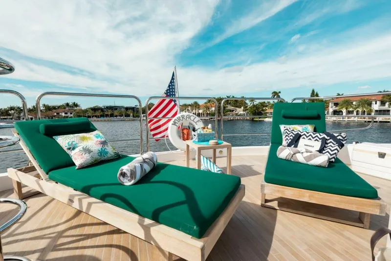 Slide: The Image of Sunseeker 95 yacht 2018 - 5612370