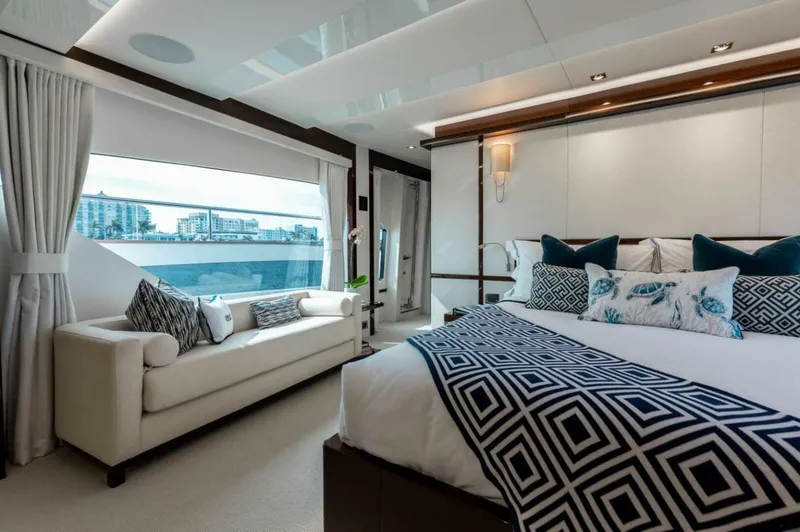 Slide: The Image of Sunseeker 95 yacht 2018 - 5612362