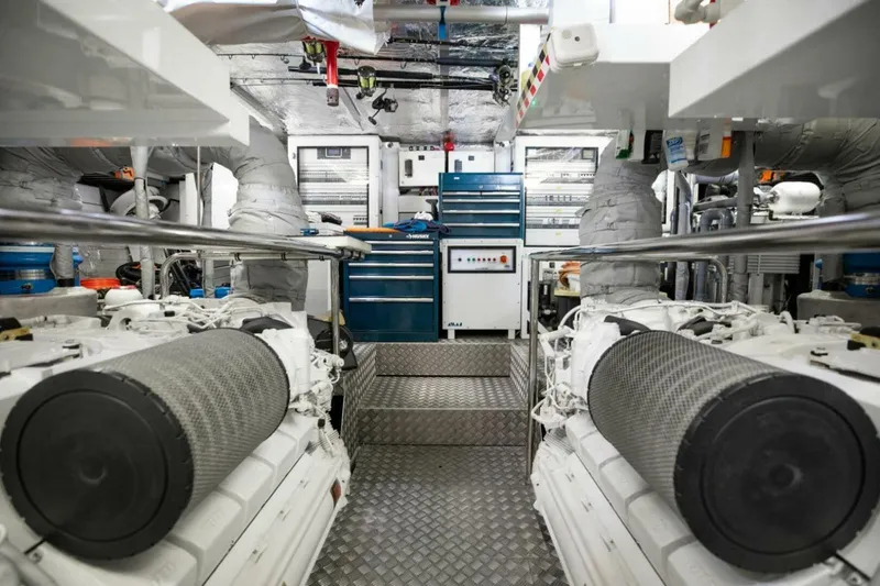 Slide: The Image of Sunseeker 95 yacht 2018 - 5612377