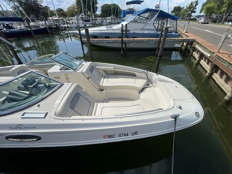 Slide: The Image of Sea Ray 280 Sun Deck 2010 - 5612525