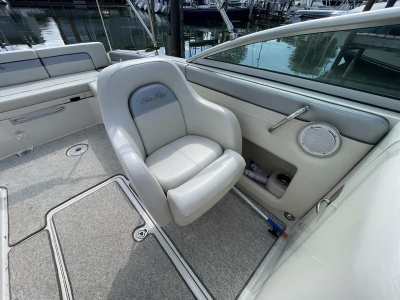 Slide: The Image of Sea Ray 280 Sun Deck 2010 - 5612548