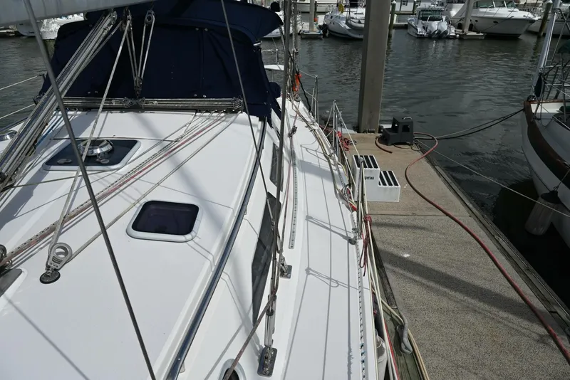 Slide: The Image of Catalina 38 2002 - 5613922