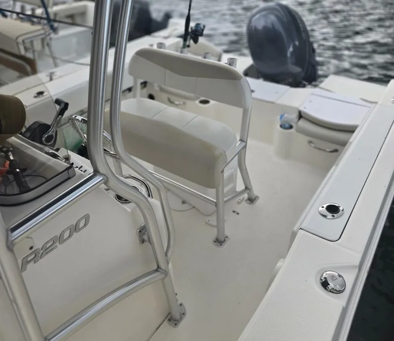 Slide: The Image of Robalo R200 2015 - 5614241