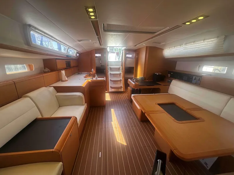 Slide: The Image of 1021 SO509 Main Cabin - 5623148