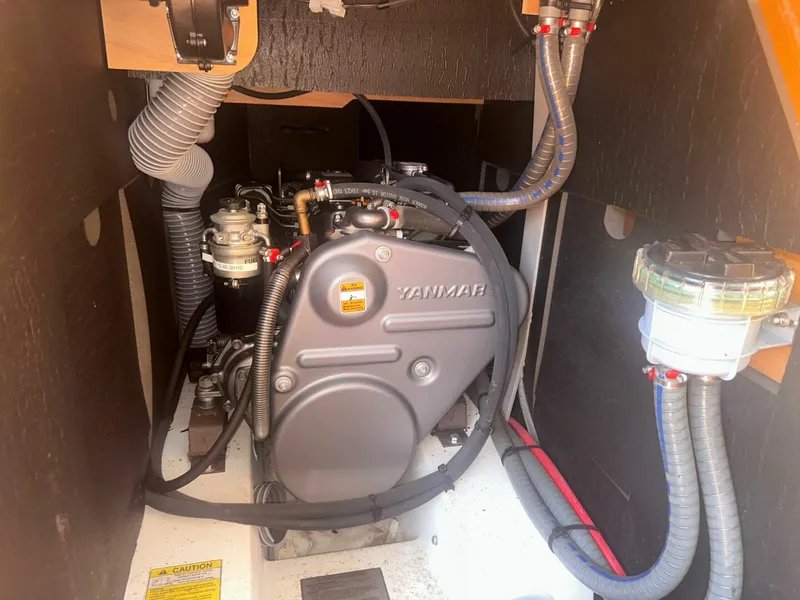 Slide: The Image of 1041 SO509 Engine Compartment - 5623168