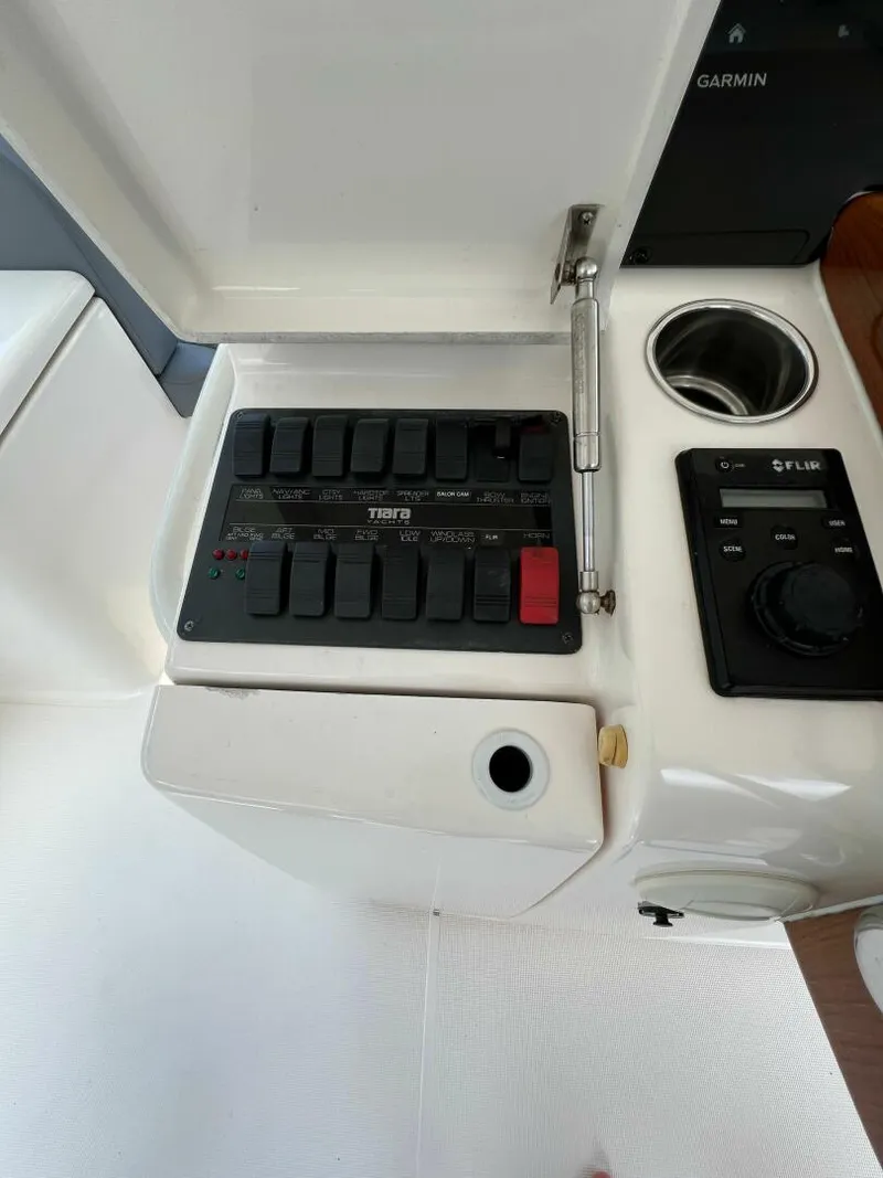 Slide: The Image of Tiara 48 Convertible 2015 - 5615352