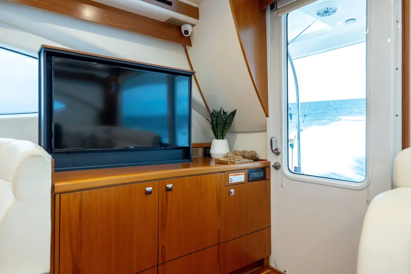 Slide: The Image of Tiara 48 Convertible 2015 - 8604752