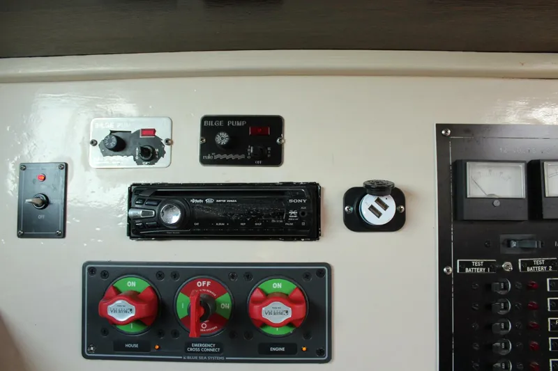 Slide: The Image of AM FM Radio And Controls - 5615643