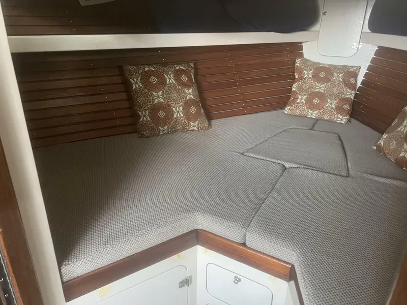 Slide: The Image of V Berth - 5615746