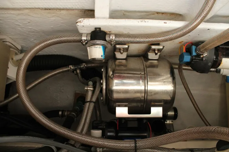 Slide: The Image of Water Pump And Expansion Tank - 5615749