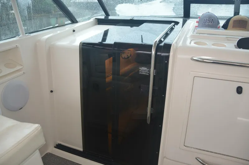 Slide: The Image of Entry to Cabin 2001 Tiara Yachts 4100 Open Sea Time - 5615671