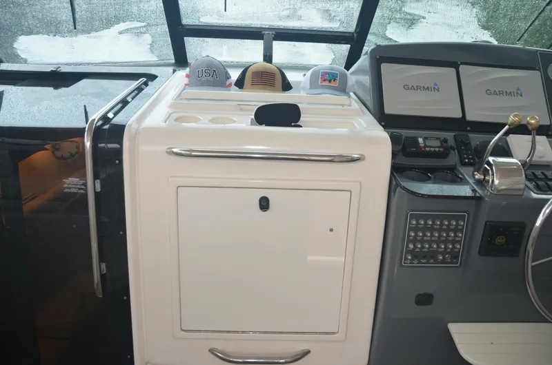 Slide: The Image of Helm Deck 2001 Tiara Yachts 4100 Open Sea Time - 5615674