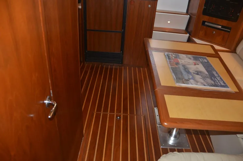 Slide: The Image of Cabin Table 2001 Tiara Yachts 4100 Open Sea Time - 5615688
