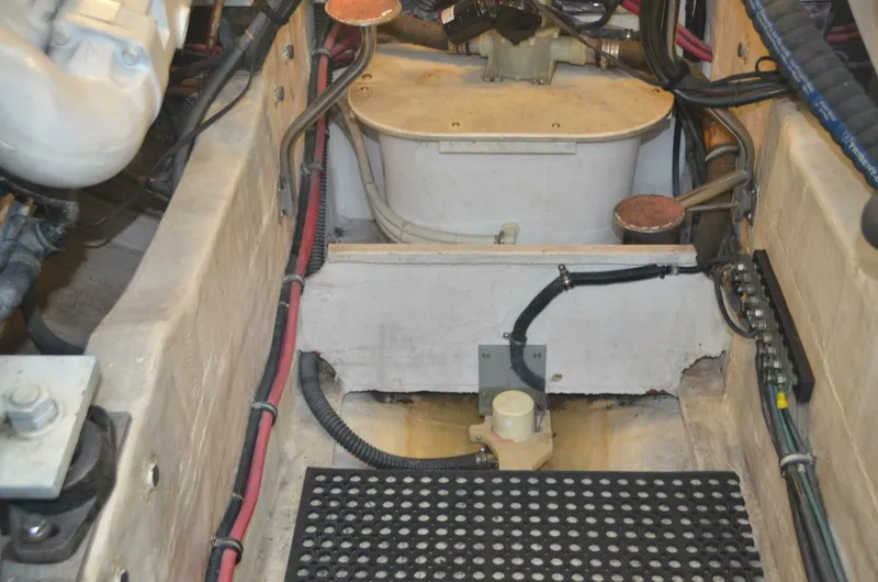Slide: The Image of Engine Room 2001 Tiara Yachts 4100 Open Sea Time - 7011929