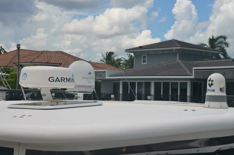 Slide: The Image of Hardtop with Radar 2001 Tiara Yachts 4100 Open Sea Time - 7011921