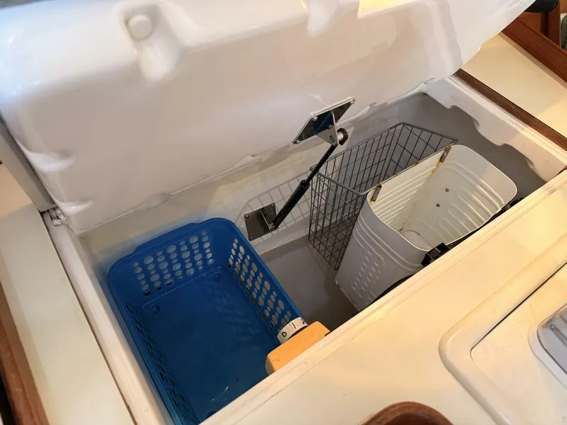 Slide: The Image of Hunter 336 1997 - 5844132