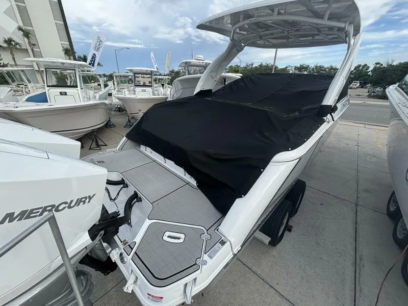 Slide: The Image of Four Winns H9 2026 - 5615926