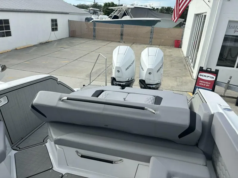 Slide: The Image of Four Winns H9 2026 - 5615930