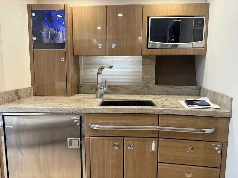 Slide: The Image of Formula Boats 37 Performance Cruiser 2016 - 5618697