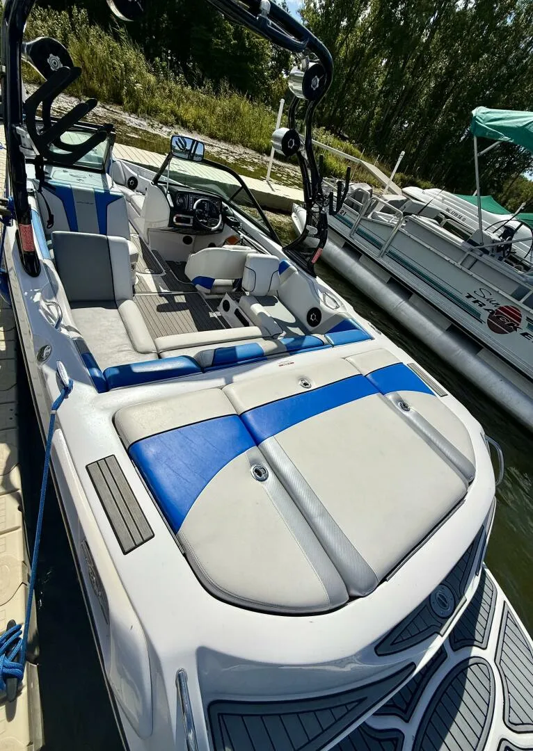 Slide: The Image of Correct Craft Super Air Nautique 2010 - 5616749