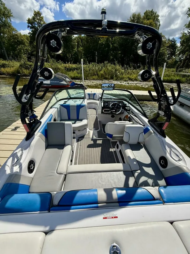 Slide: The Image of Correct Craft Super Air Nautique 2010 - 5616752
