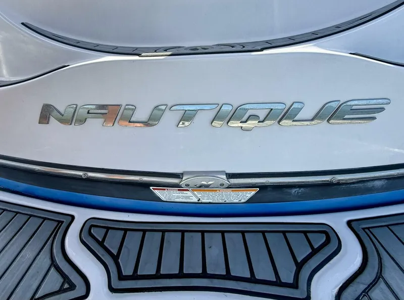 Slide: The Image of Correct Craft Super Air Nautique 2010 - 5616753