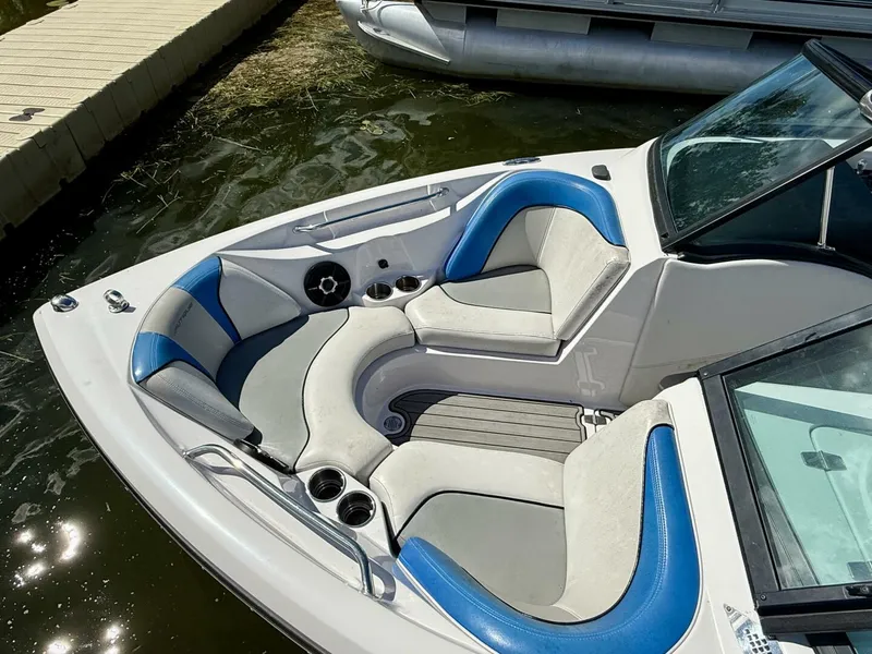 Slide: The Image of Correct Craft Super Air Nautique 2010 - 5616739