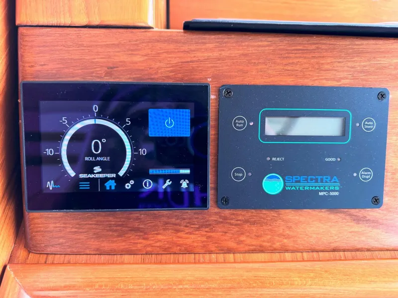 Slide: The Image of Tiara 5800 Sovran 2014 - 5616702