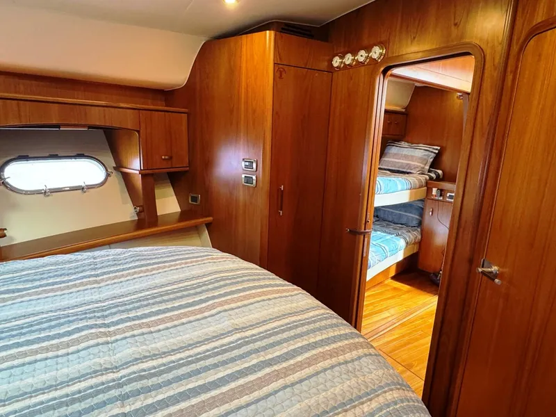 Slide: The Image of Tiara 5800 Sovran 2014 - 5616682