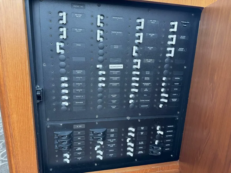 Slide: The Image of Tiara 5800 Sovran 2014 - 5616629