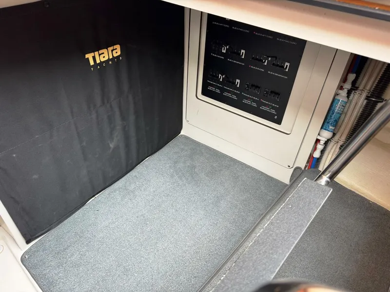 Slide: The Image of Tiara 5800 Sovran 2014 - 5616734