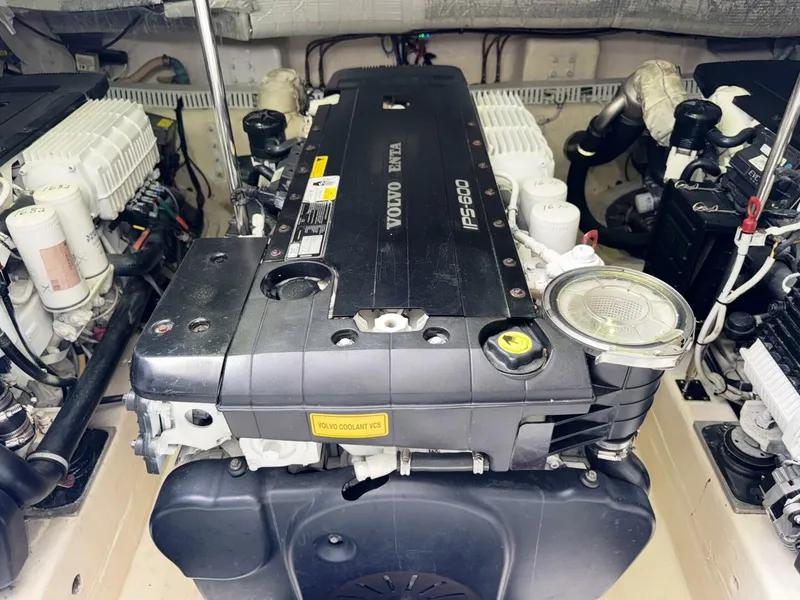 Slide: The Image of Tiara 5800 Sovran 2014 - 5616630