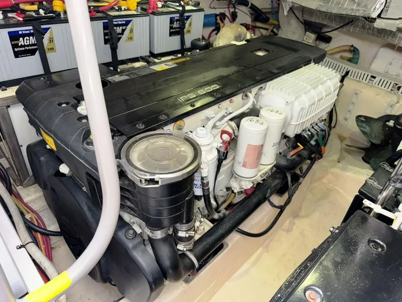 Slide: The Image of Tiara 5800 Sovran 2014 - 5616644