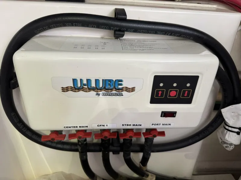 Slide: The Image of Tiara 5800 Sovran 2014 - 5616730