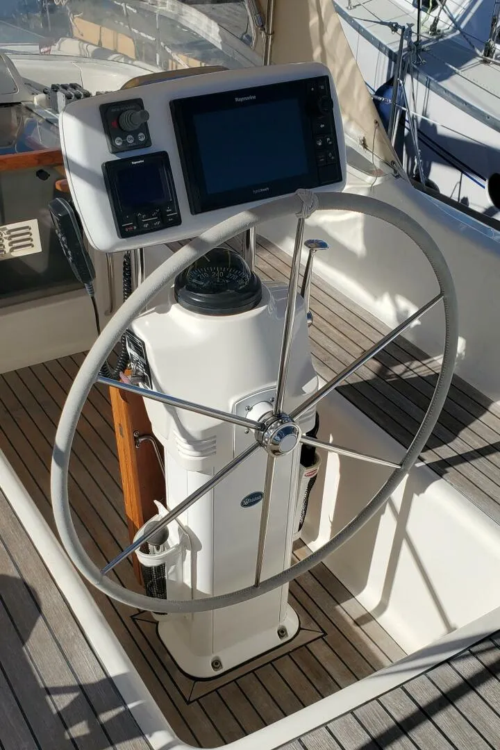 Slide: The Image of Moody 42 Center Cockpit 2001 - 5617068