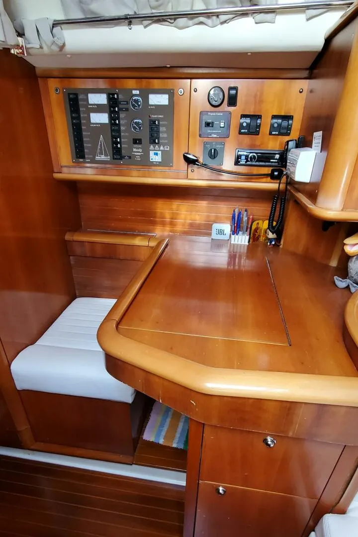 Slide: The Image of Moody 42 Center Cockpit 2001 - 5617076