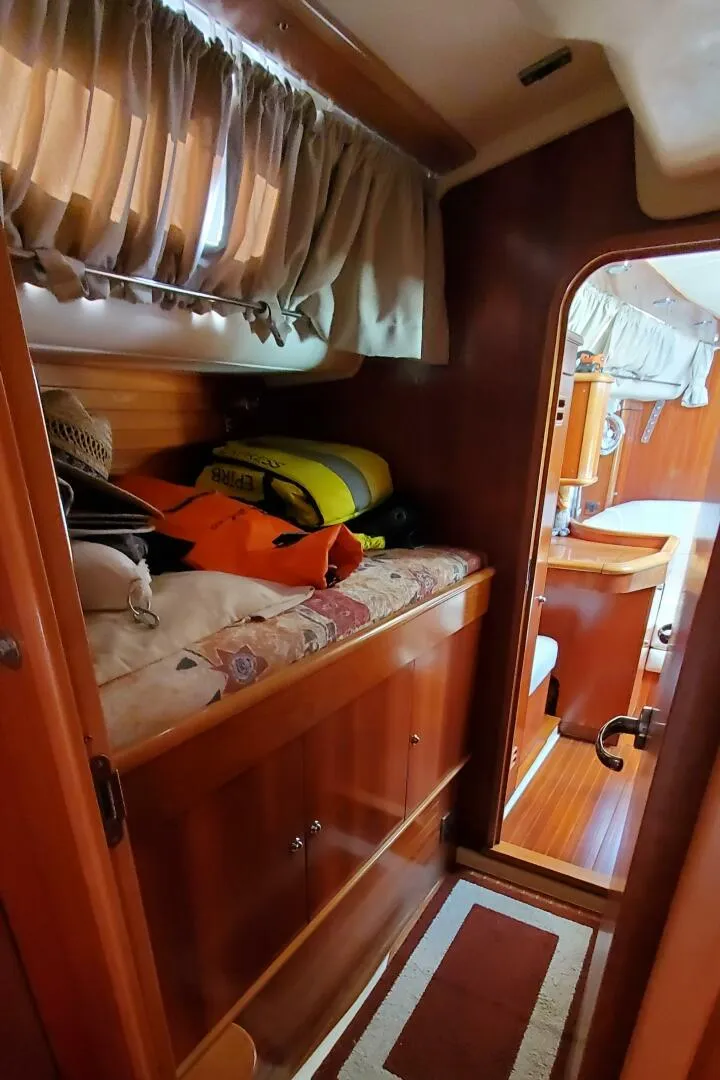 Slide: The Image of Moody 42 Center Cockpit 2001 - 5617081