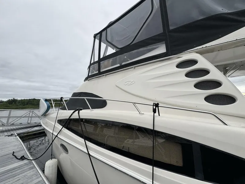 Slide: The Image of Regal 3780 Commodore 2001 - 5617437