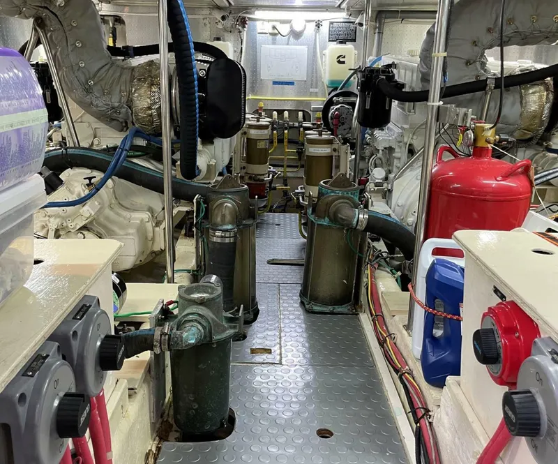 Slide: The Image of McKinna 57 Pilothouse 1999 - 5617617