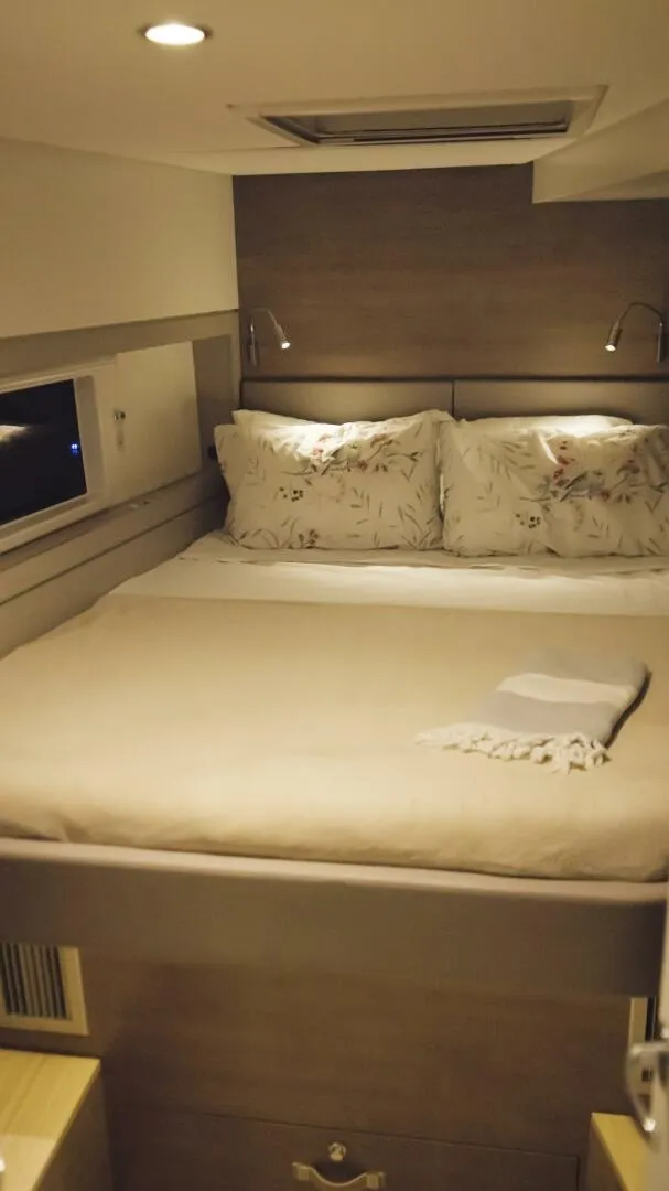 Slide: The Image of Point Clear IntCabin  Fwd Port 2 - 5623539