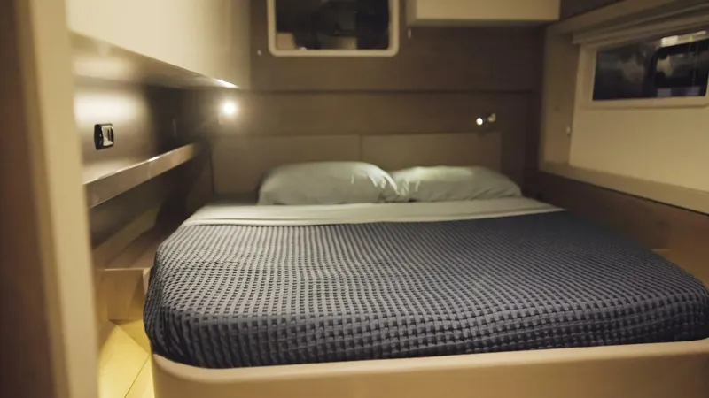 Slide: The Image of Point Clear IntCabin  Aft Port 1 - 5623534