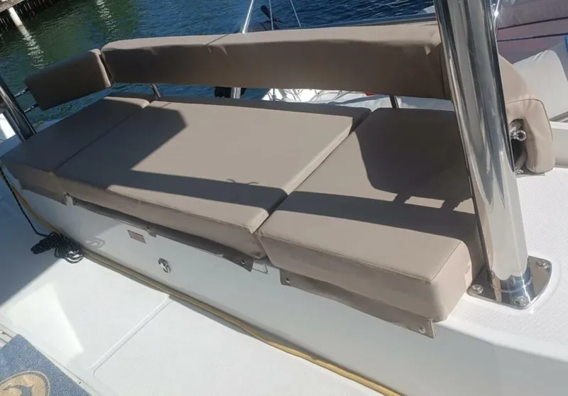 Slide: The Image of Bali 4.4 2023 - 5626242