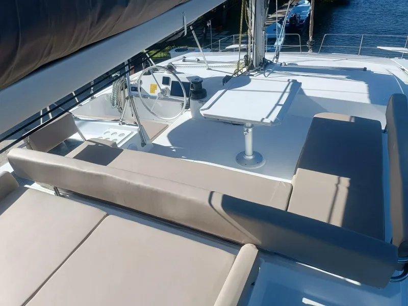 Slide: The Image of Bali 4.4 2023 - 5626244