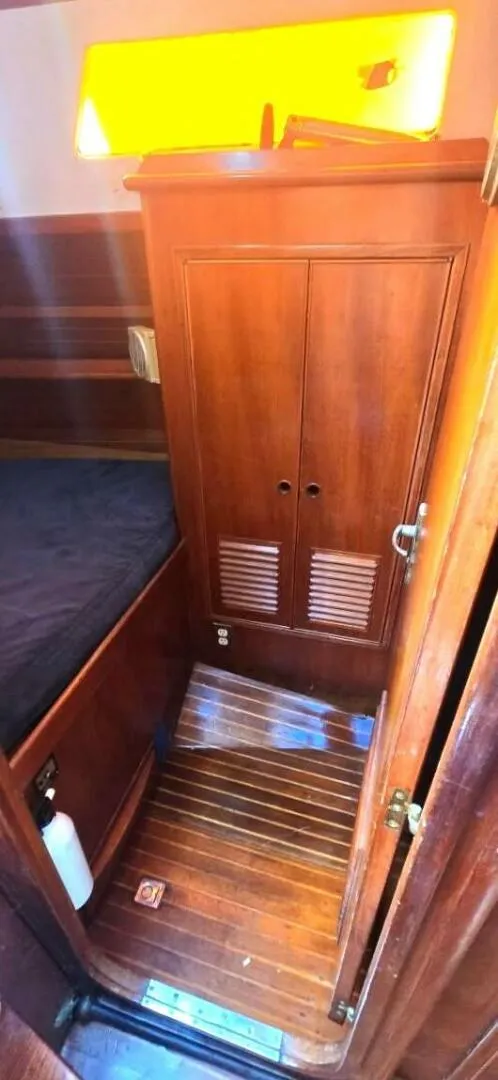 Slide: The Image of Ta Chiao CT-38 AFT CABIN 1986 - 5617864