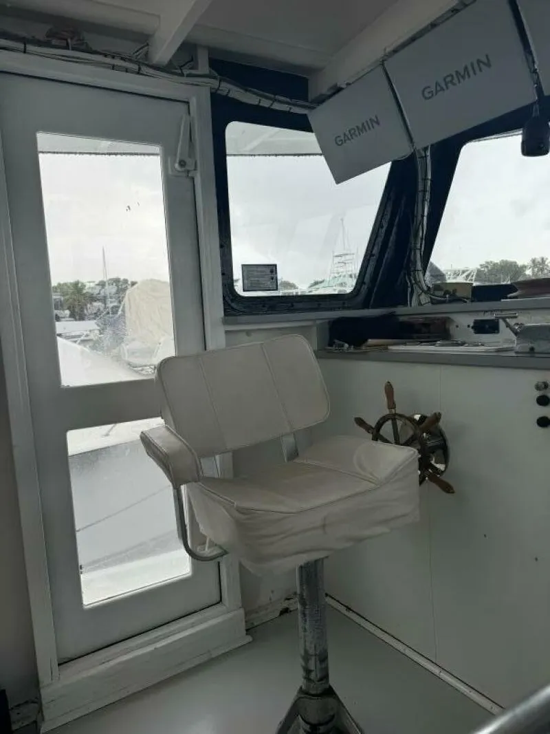 Slide: The Image of Custom 52 Commercial Fishing 1987 - 7517100